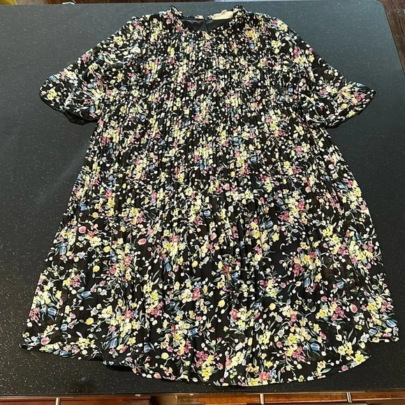 MELLODAY Mini Floral Pleat Swing Dress with short sleeve ruffle detail Size S - Picture 1 of 9